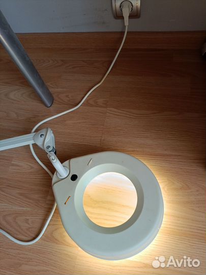 Лампа лупа Waldmann для косметолога