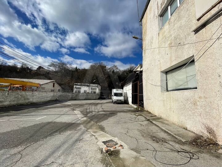 Склад, 1300 м²