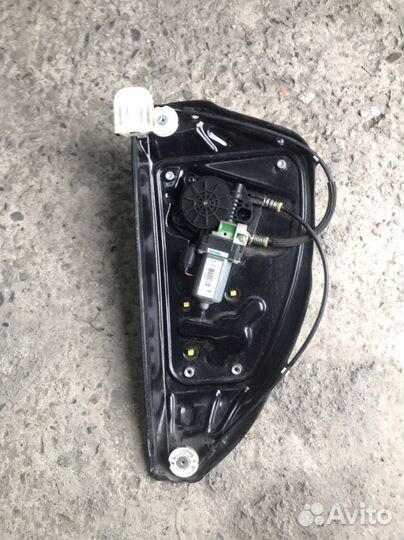 Стеклоподъемник Land Rover Freelander 2