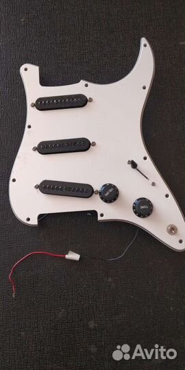 Carvin pickguard. Сет фендеровских датчиков