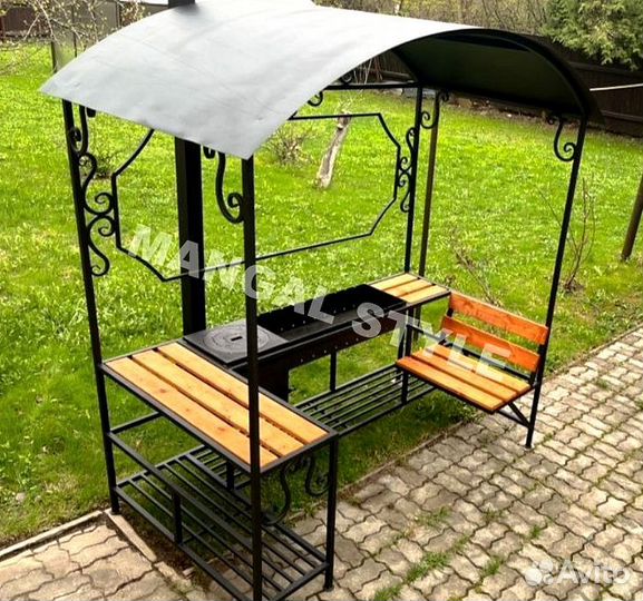 Мангал с крышей