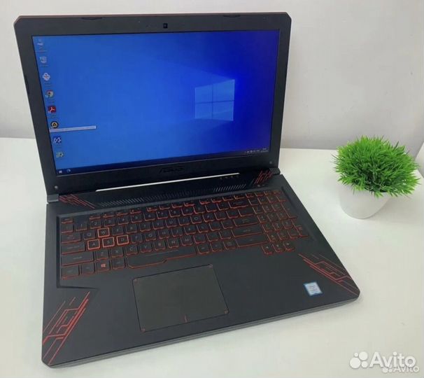 Asus FX570U i5-8250U 3.4Gh/8Gb/512SSD
