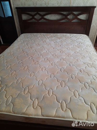 Кровать двухспальная с матрасом бу