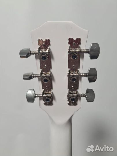 Полноразмерная акустическая гитара Belucci