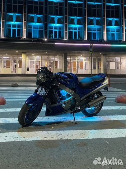 Kawasaki zx600D