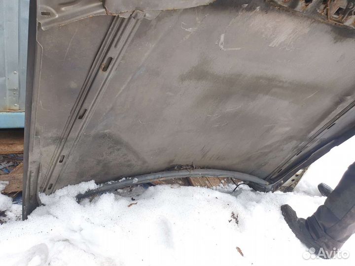 Капот на мерседес 124