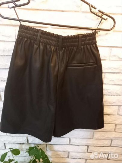 Кожаные шорты