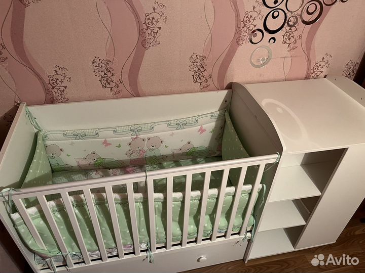 Детская кроватка с комодом