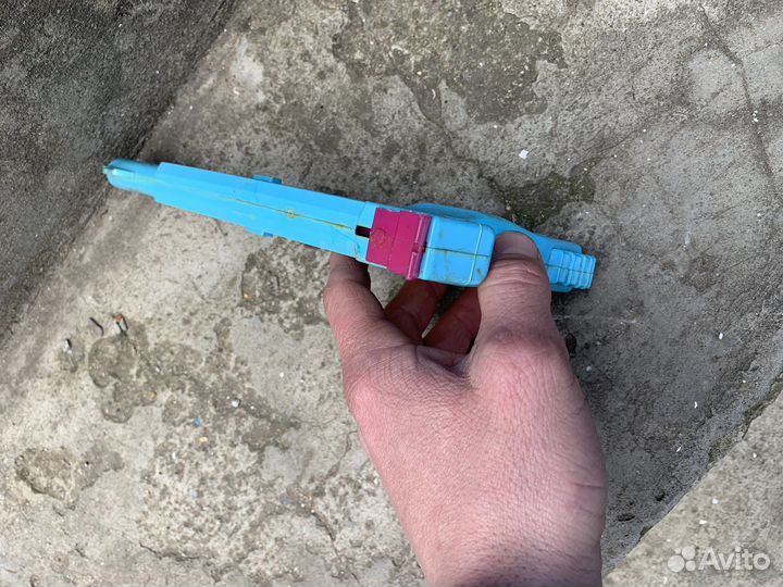 Игрушечный пистолет