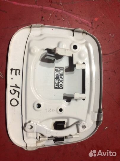 Лючок топливного бака Toyota Corolla E150