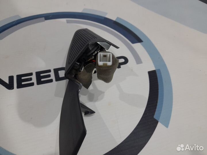 Накладка правая угловая с динам для Kia Sportage 3