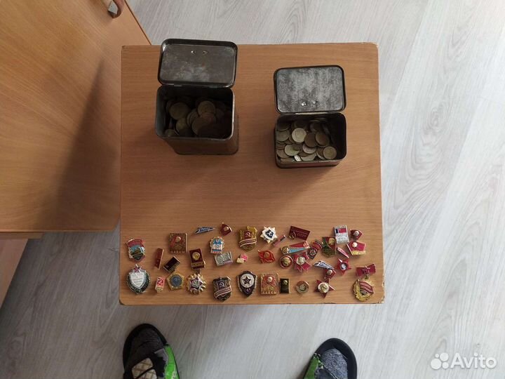 Монеты, значки СССР