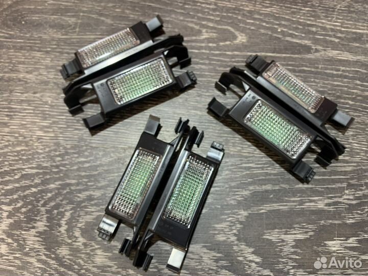 LED подсветка ног заднего ряда VAG