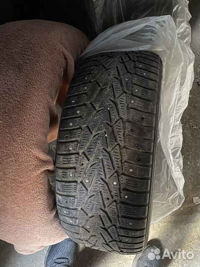 Nokian Tyres Hakkapeliitta 7 215/55 R17