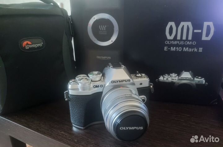Olympus OM-D E-M10 Mark III