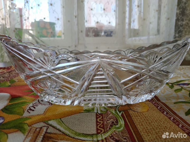 Конфетница хрустальная ладья