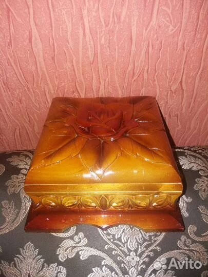 Шкатулка для украшений.Дерево