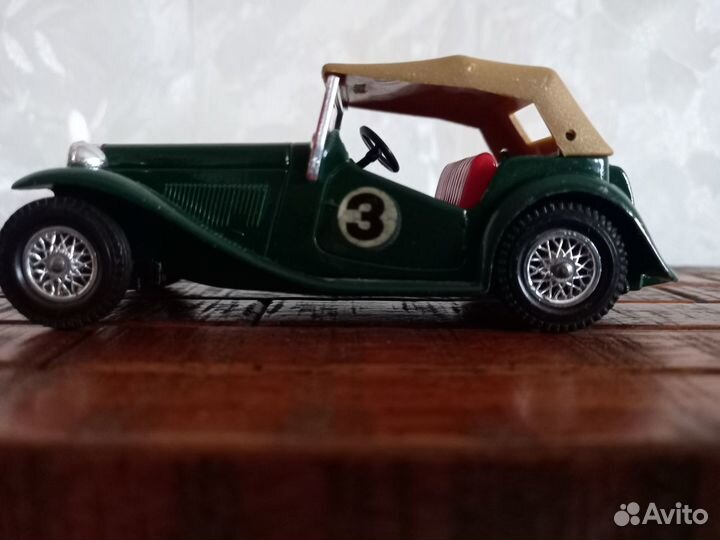 Машинка Matchbox model of Yesteryear№8 1945 MG T.C