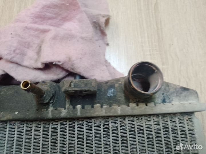 Продам радиатор nissan primera