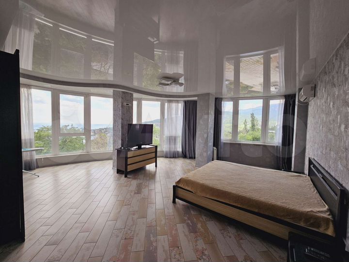 2-к. квартира, 65 м², 2/3 эт.