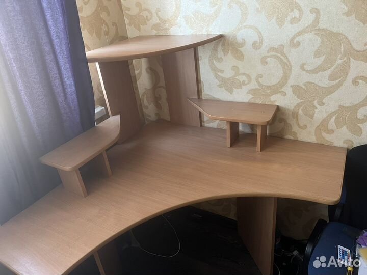 Компьютерный стол