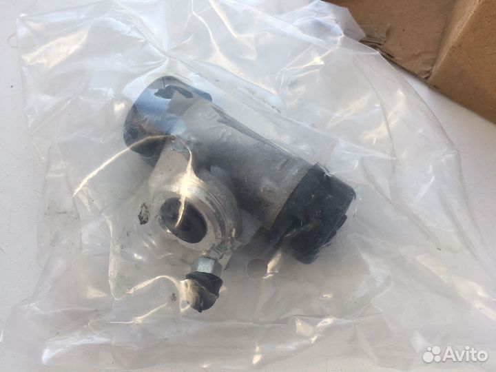 Цилиндр тормозной рабочий RR LH toyota