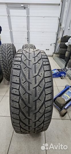 Kormoran SUV Stud 235/65 R17