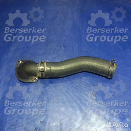 Патрубок системы охлаждения Crafter 2.5TDI