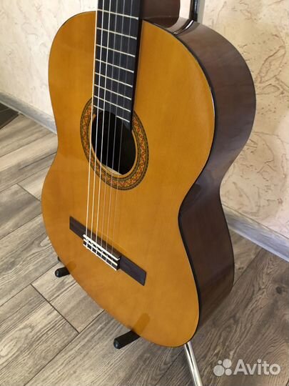 Классическая гитара Yamaha