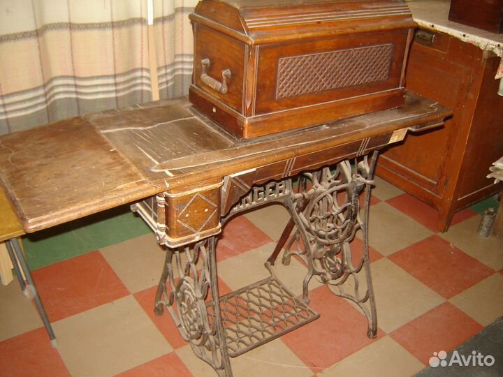 Швейная машинка Зингер 1904 г.в. с ножным приводом
