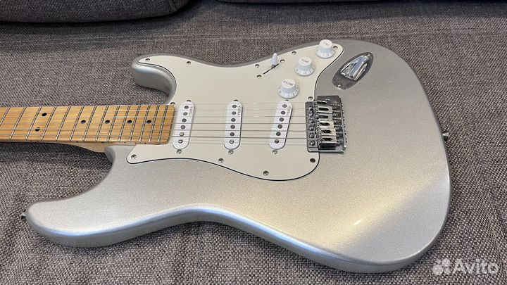 Электрогитара Fender Stratocaster