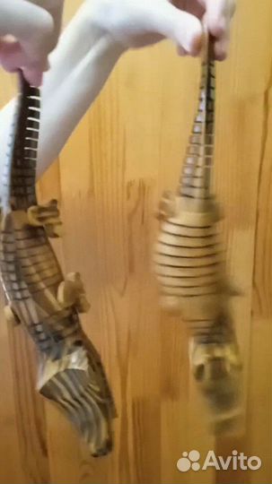 Сувенир / Деревянные крокодилы