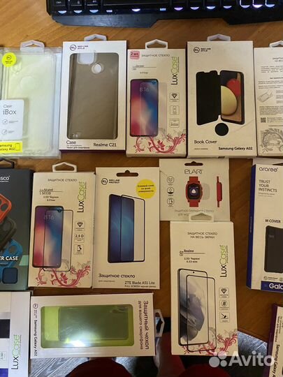 Чехлы защитные стёкла на телефоны