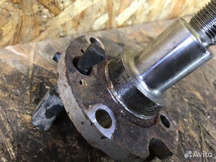 Цапфа задняя левая Skoda Rapid лифтбек cfna 2014