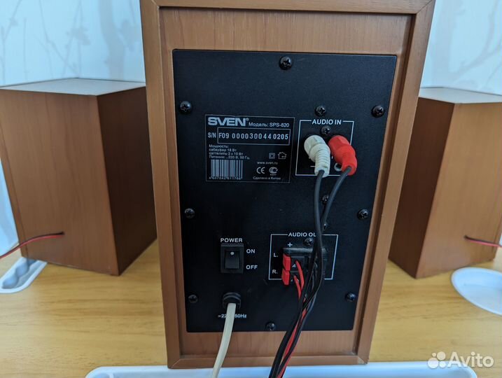 Сабвуфер и колонки к компьютеру sven SPS 820 Wood