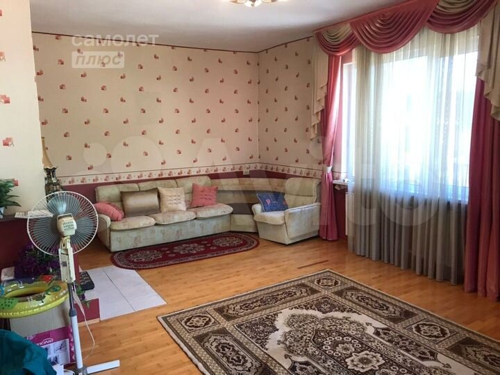 Дом 199 м² на участке 13 сот.