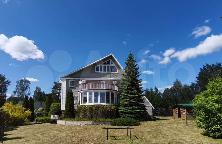 Дом 265,9 м² на участке 23,5 сот.