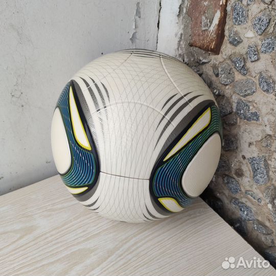 Футбольный мяч Adidas Speedcell