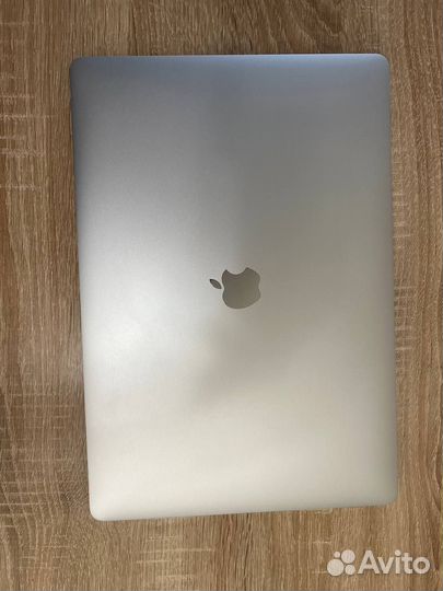 Macbook pro 15 2018 i7 16gb