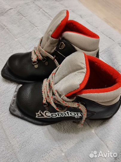 Лыжи, палки, ботинки