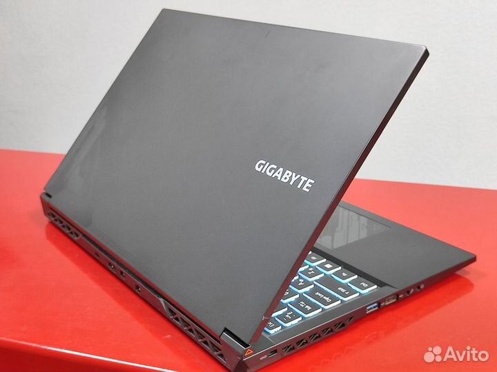 Игровой ноутбук Gigabyte G5 /15,6 IPS/i5-12500H/16