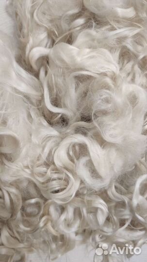 Локоны козы белые