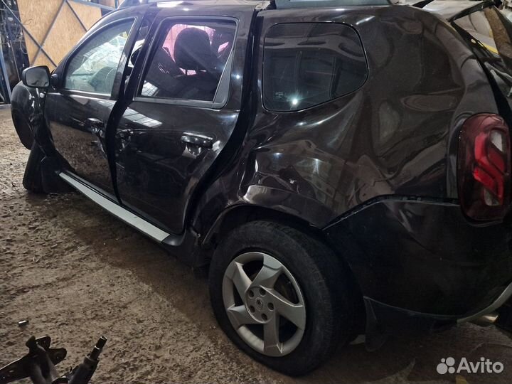 В разборе Renault Duster 1.6 МКПП Полный привод 4W