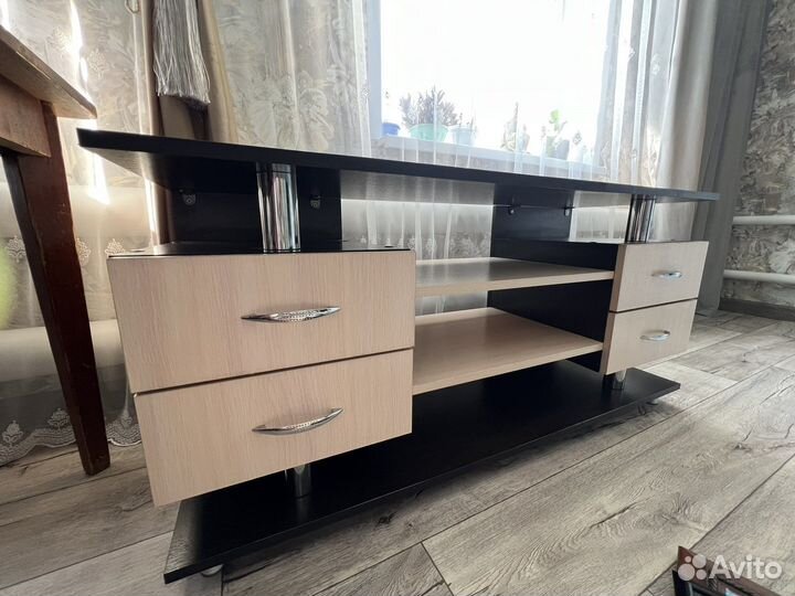 Тумба под телевизор