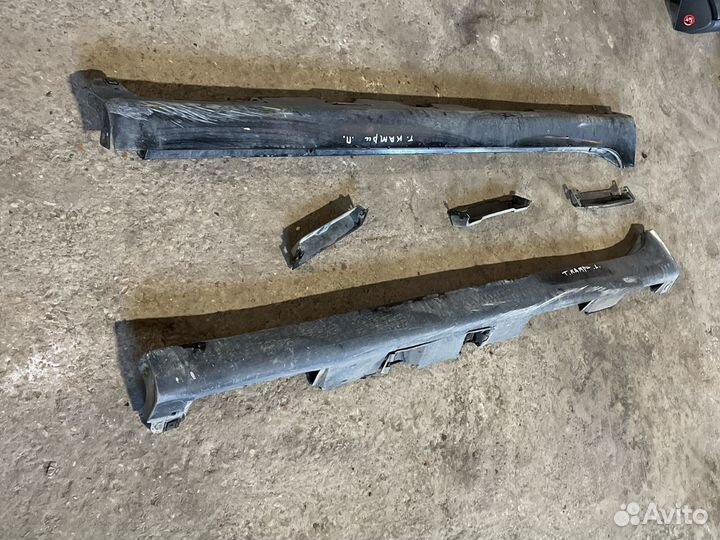 Накладки на пороги тойота камри V40 Комплект