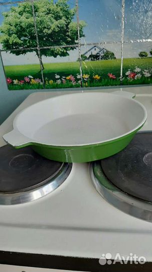 Чугунная эмалированная сковорода СССР