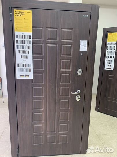 Дверь с зеркалом