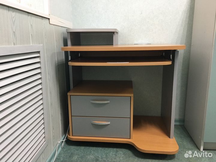 Компьютерный стол