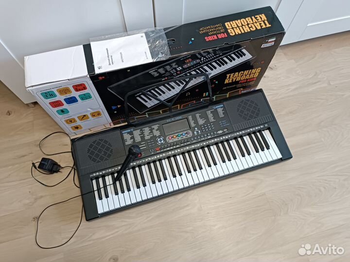 Детский синтезатор с микрофоном