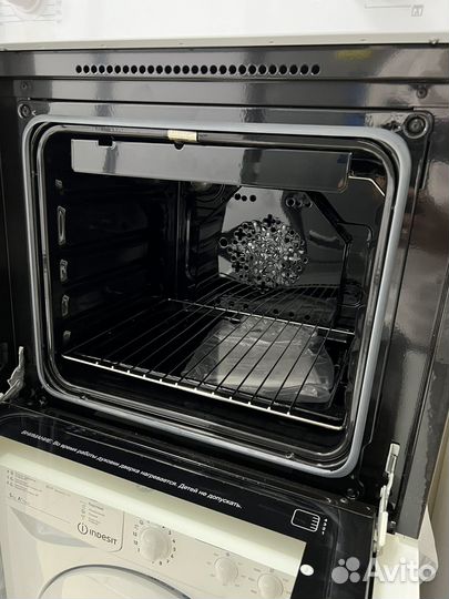 Духовой шкаф с конвекцией Новый